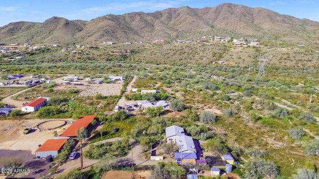 43612 N 3RD Avenue, New River, AZ 85087