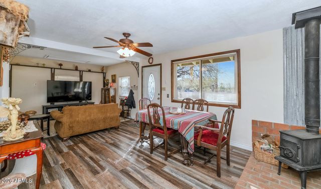 43612 N 3RD Avenue, New River, AZ 85087