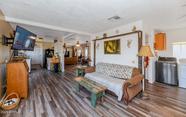 43612 N 3RD Avenue, New River, AZ 85087