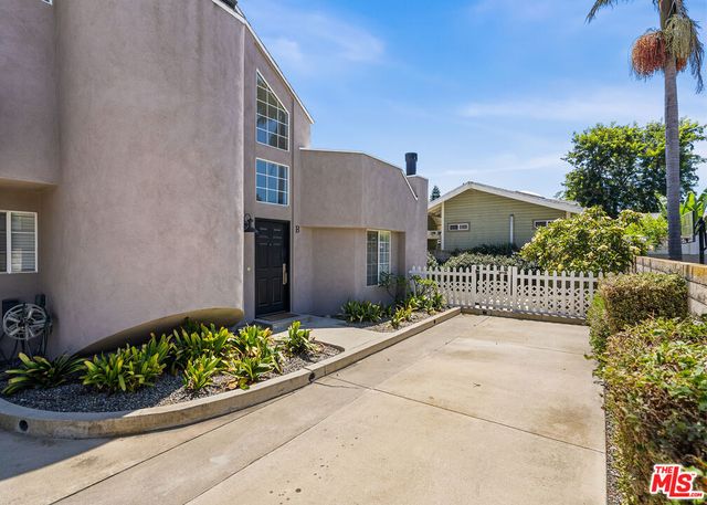 181 Cecil Place, Costa Mesa, CA 92627