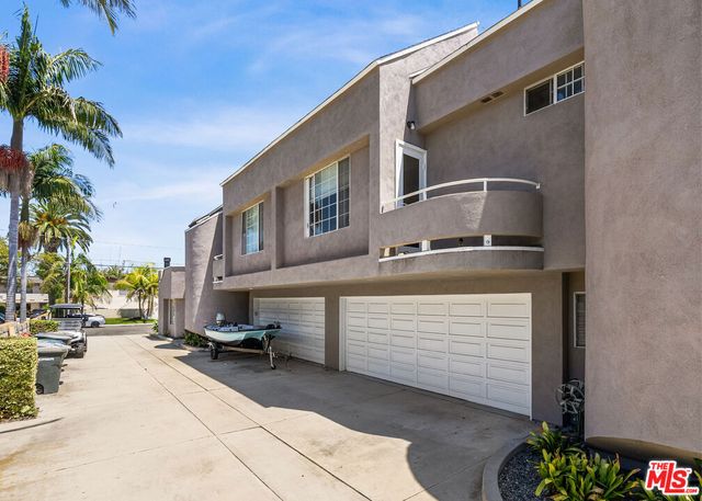 181 Cecil Place, Costa Mesa, CA 92627