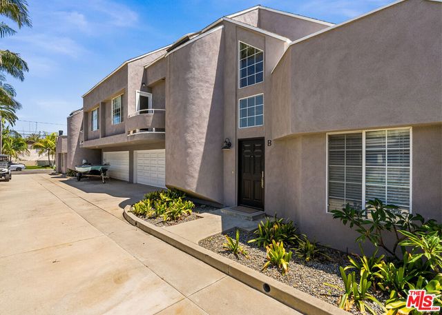 181 Cecil Place, Costa Mesa, CA 92627