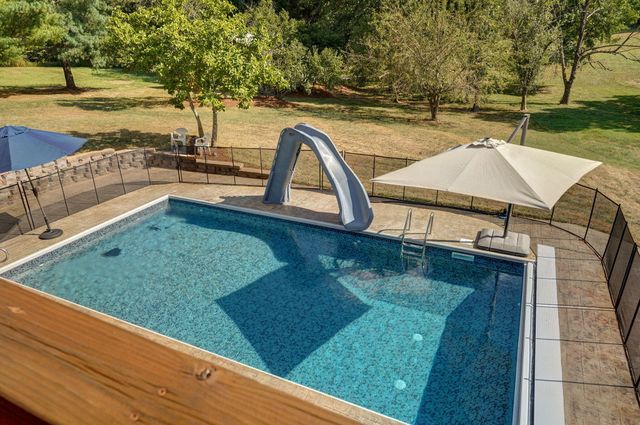 2750 W Bonita Street, Springfield, MO 65803