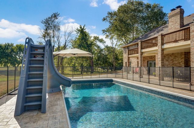 2750 W Bonita Street, Springfield, MO 65803