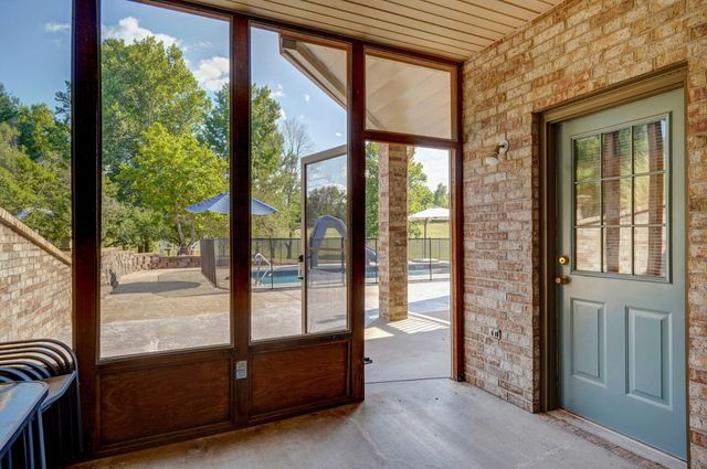 2750 W Bonita Street, Springfield, MO 65803