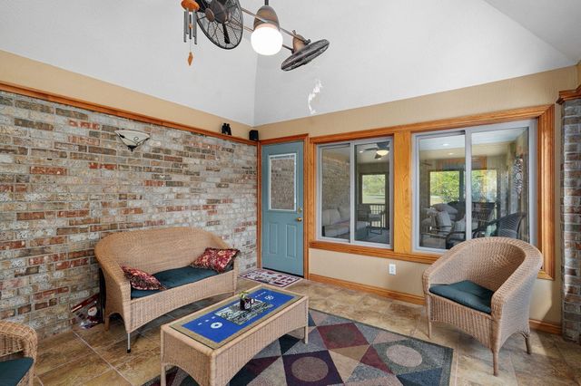 2750 W Bonita Street, Springfield, MO 65803