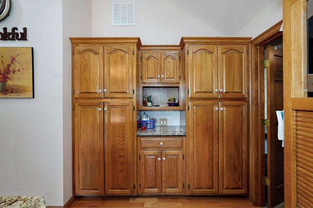 2750 W Bonita Street, Springfield, MO 65803