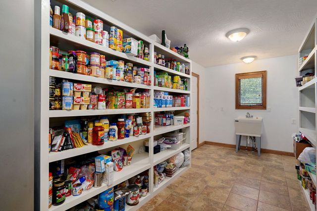 2750 W Bonita Street, Springfield, MO 65803