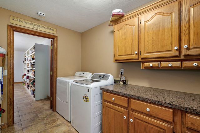 2750 W Bonita Street, Springfield, MO 65803