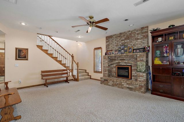 2750 W Bonita Street, Springfield, MO 65803