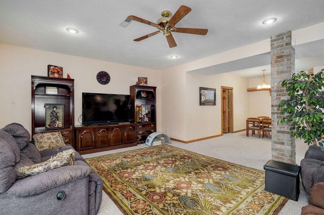 2750 W Bonita Street, Springfield, MO 65803