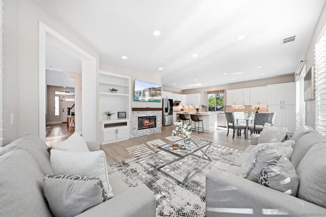 11243 Corte Isabelino, San Diego, CA 92130