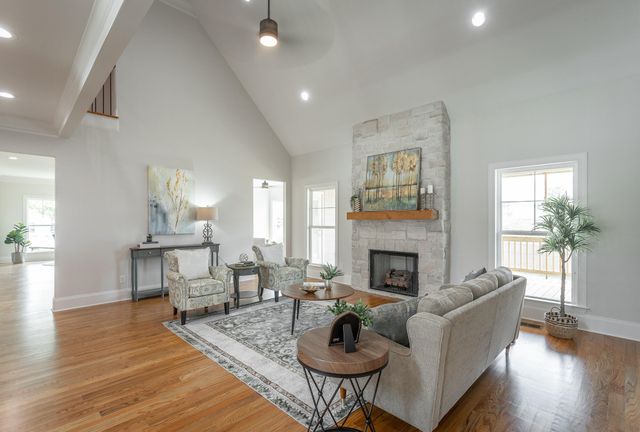 2212 Peterson Drive, Chattanooga, TN 37421