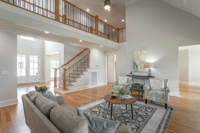 2212 Peterson Drive, Chattanooga, TN 37421