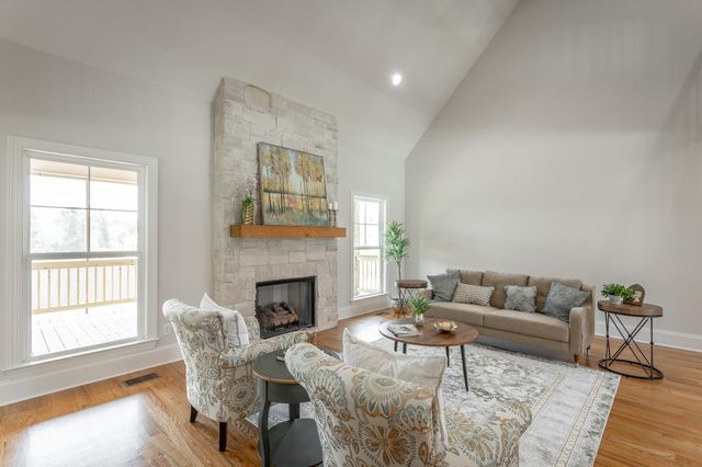 2212 Peterson Drive, Chattanooga, TN 37421