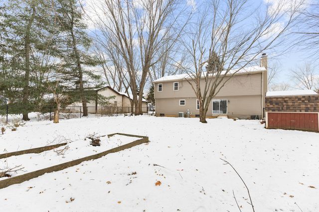 820 Red Coach Lane, Algonquin, IL 60102