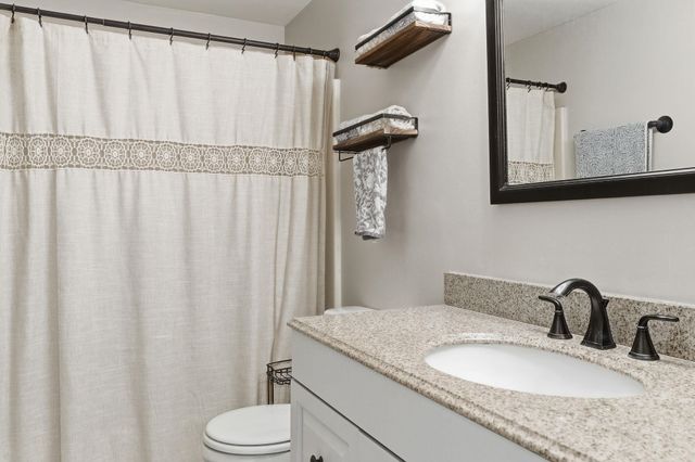 5 Valley Lane, Kingston, NH 03848