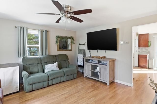 5 Valley Lane, Kingston, NH 03848