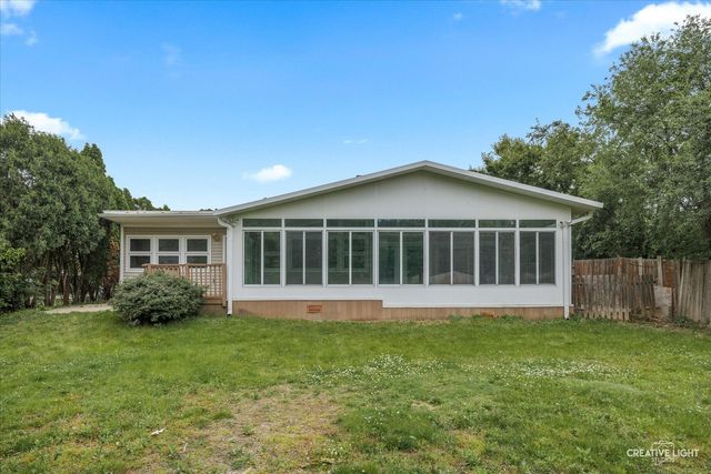1325 E Lake Avenue, Glenview, IL 60025