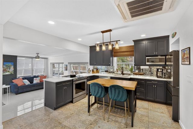 6238 14TH AVENUE S, Gulfport, FL 33707