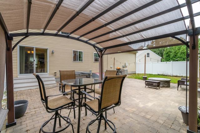 391 Franklin St 2, Hanson, MA 02341