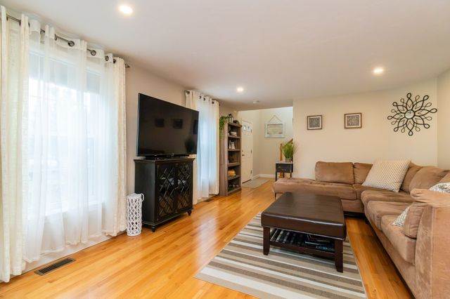 391 Franklin St 2, Hanson, MA 02341