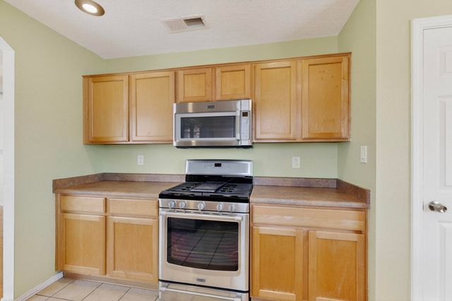 8415 Crimson Ave NW, Albuquerque, NM 87120