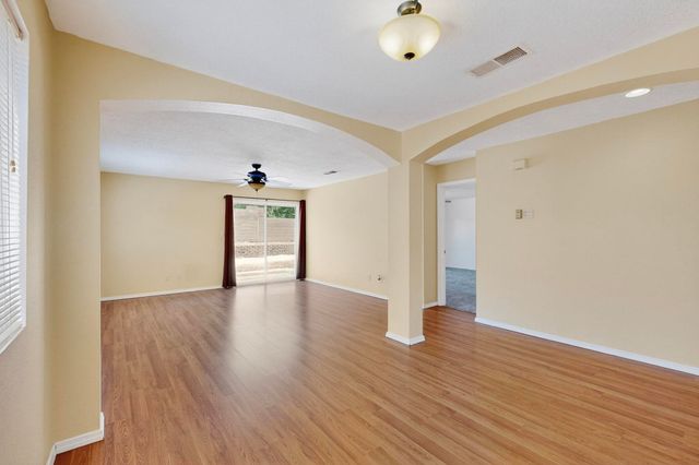 8415 Crimson Ave NW, Albuquerque, NM 87120