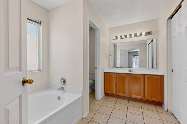 8415 Crimson Ave NW, Albuquerque, NM 87120