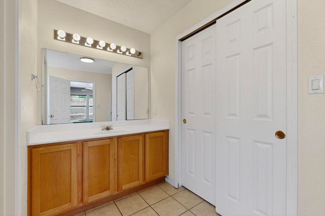 8415 Crimson Ave NW, Albuquerque, NM 87120