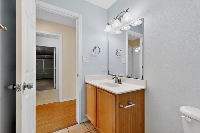 8415 Crimson Ave NW, Albuquerque, NM 87120