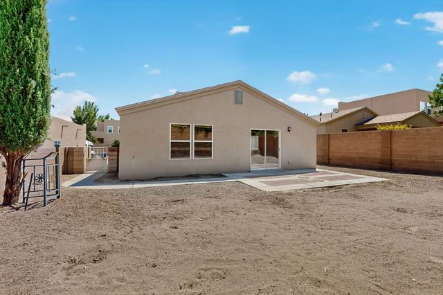 8415 Crimson Ave NW, Albuquerque, NM 87120
