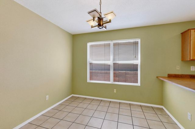 8415 Crimson Ave NW, Albuquerque, NM 87120