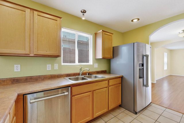 8415 Crimson Ave NW, Albuquerque, NM 87120