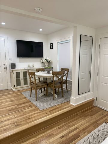 2924 6th Garage Apt, Fort Worth, TX 76110