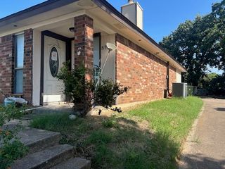 5709 Ranchogrande Drive, Arlington, TX 76017