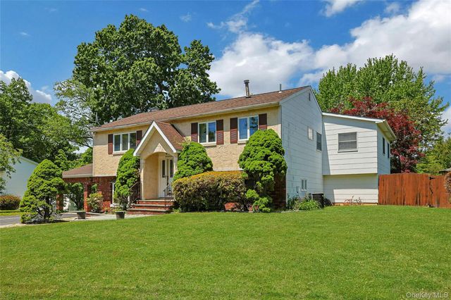 25 Tennyson Drive, Nanuet, NY 10954