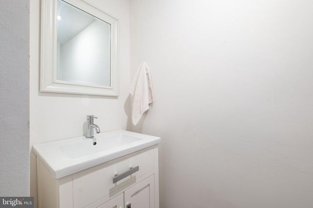 2142 E ALBERT ST, Philadelphia, PA 19125