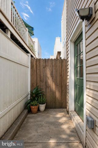 2142 E ALBERT ST, Philadelphia, PA 19125