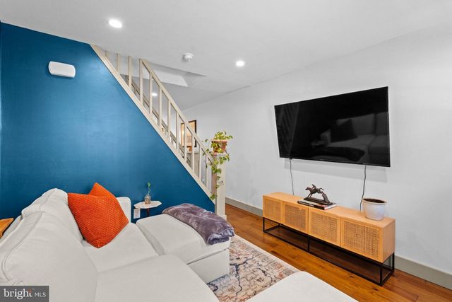 2142 E ALBERT ST, Philadelphia, PA 19125