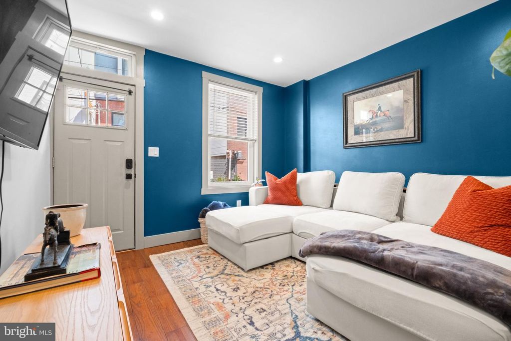 2142 E ALBERT ST, Philadelphia, PA 19125 — photo 3