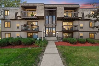 9510 Cove Drive C-12, North Royalton, OH 44133