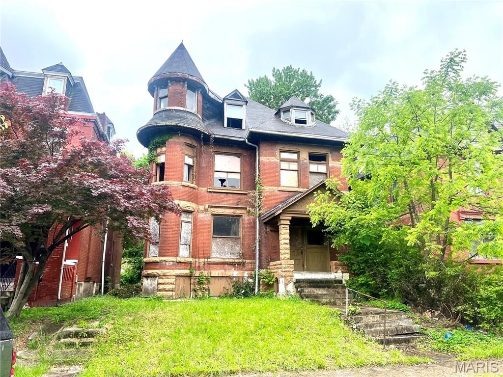 4414 Enright Avenue, St Louis, MO 63108