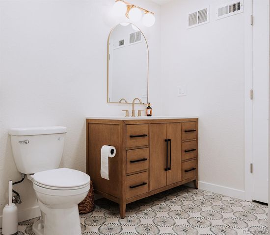 5760 W 39th Place, Denver, CO 80212