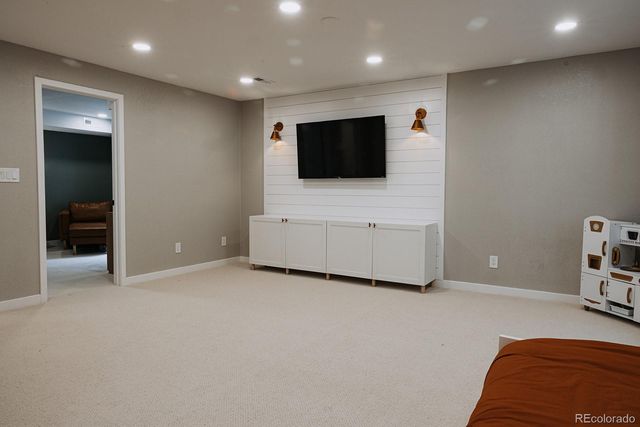 5760 W 39th Place, Denver, CO 80212