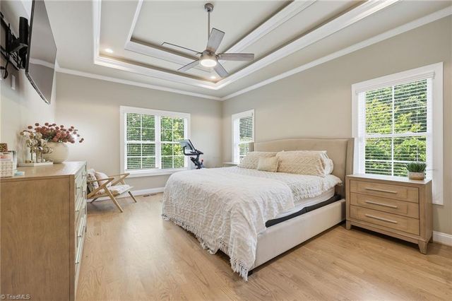 1481 Meadowlands Drive, Winston-salem, NC 27107