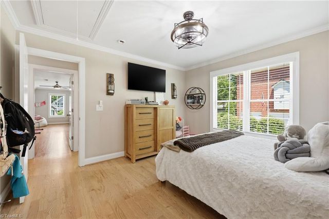1481 Meadowlands Drive, Winston-salem, NC 27107