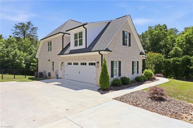 1481 Meadowlands Drive, Winston-salem, NC 27107