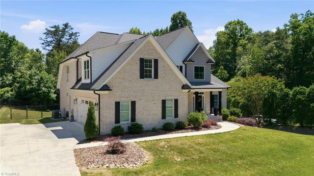 1481 Meadowlands Drive, Winston-salem, NC 27107