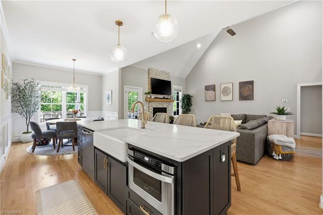 1481 Meadowlands Drive, Winston-salem, NC 27107